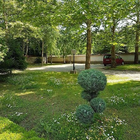 Motel Paradise Oryakhovo Bagian luar foto