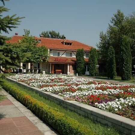 Motel Paradise Oryakhovo Bagian luar foto