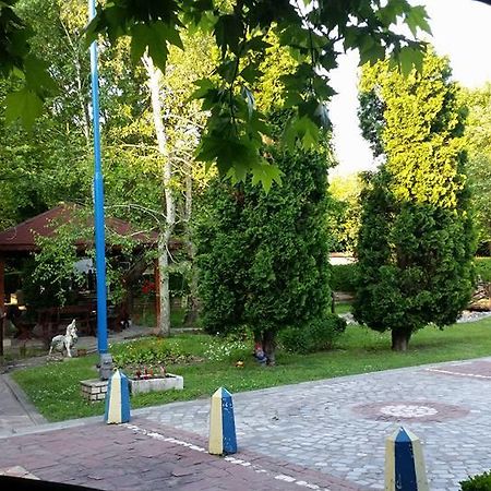 Motel Paradise Oryakhovo Bagian luar foto
