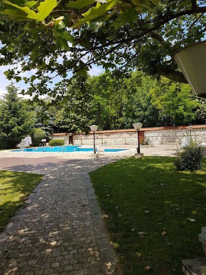 Motel Paradise Oryakhovo Bagian luar foto