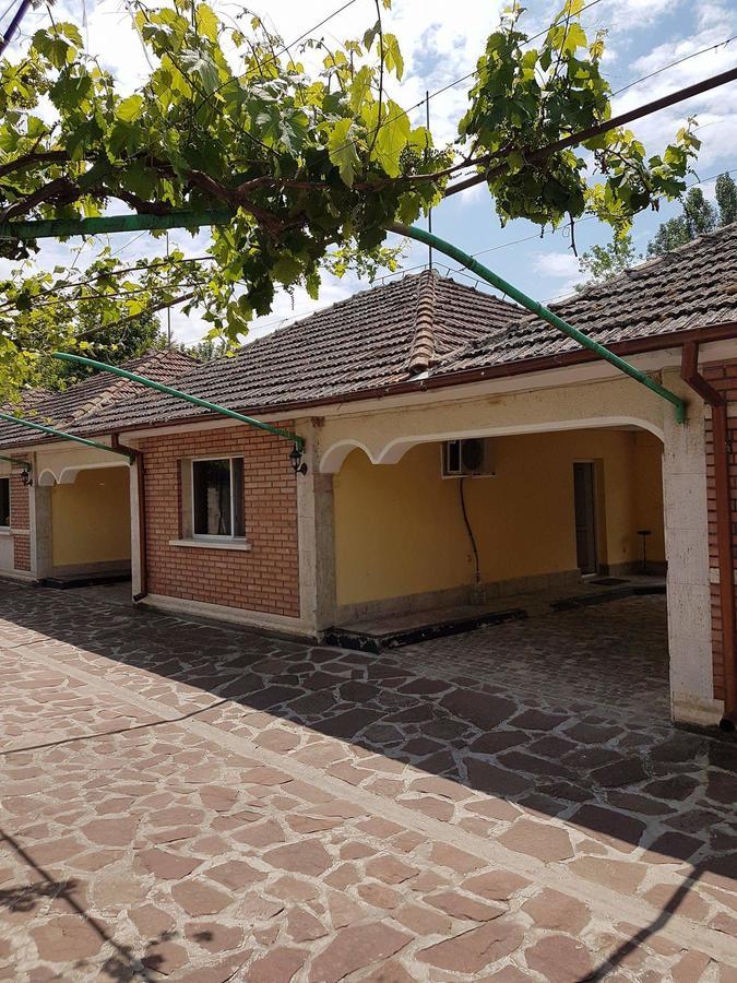 Motel Paradise Oryakhovo Bagian luar foto