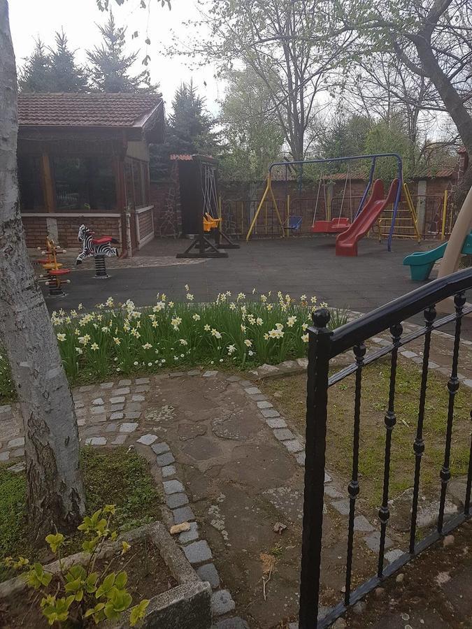 Motel Paradise Oryakhovo Bagian luar foto