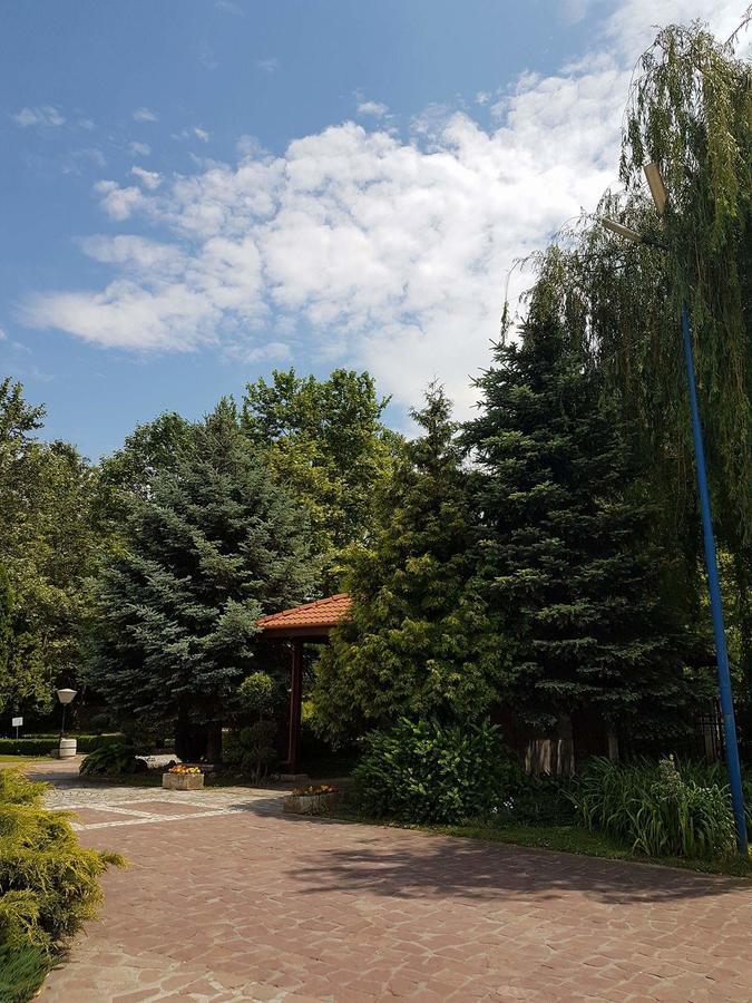 Motel Paradise Oryakhovo Bagian luar foto